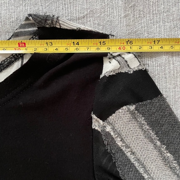 One-of-a-kind tunic: easy, standout style - Picture 4 of 8